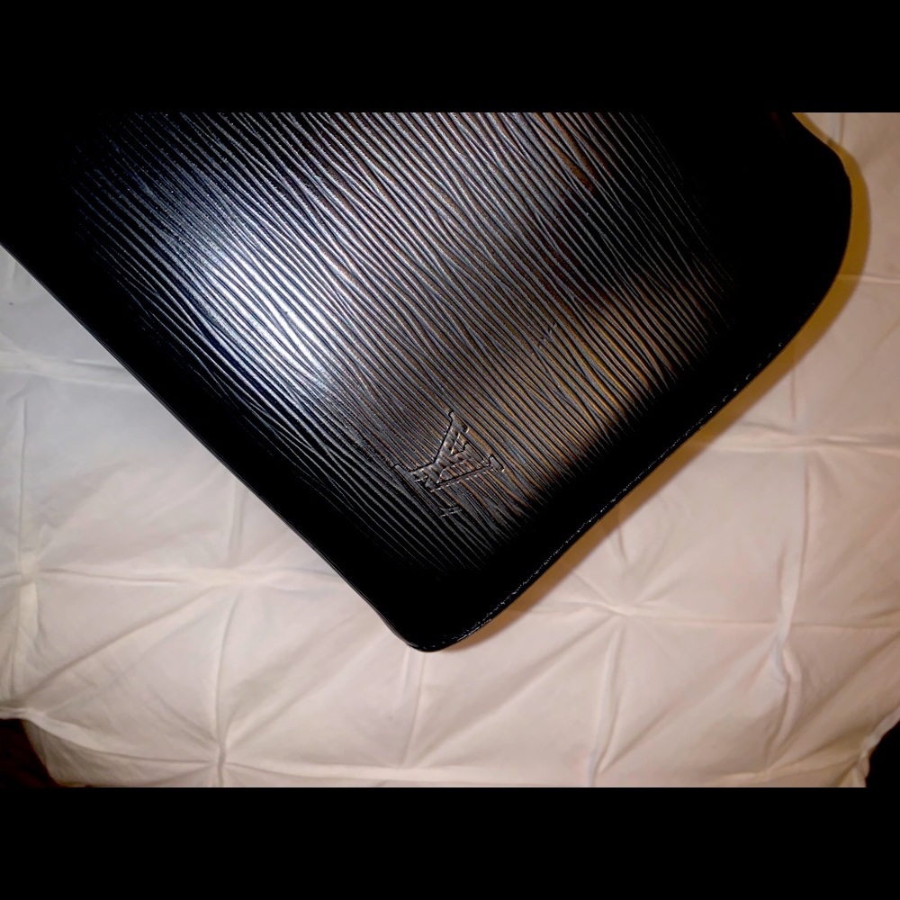 Black Louis Vuitton Epi leather Speedy